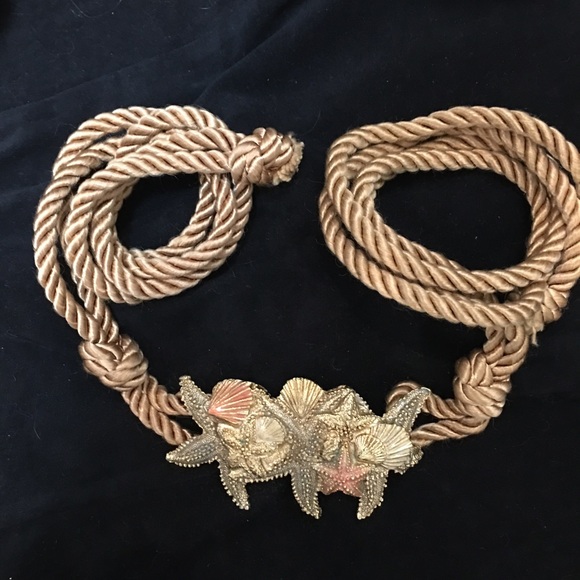 Starfish, Shell Necklace - Picture 5 of 5